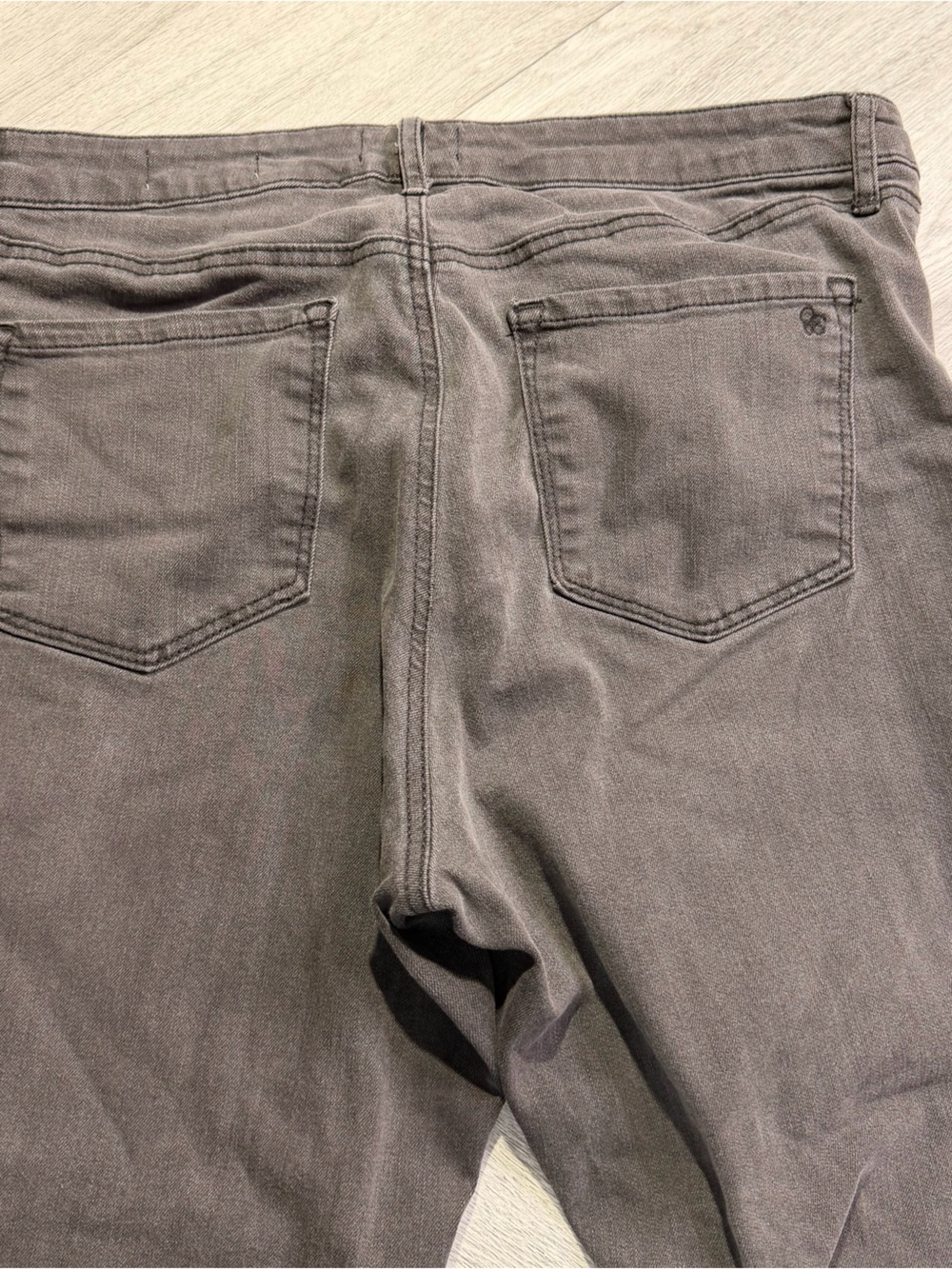 High rise Jessica Simpson Jeans - gray/black size 14 - Picture 6 of 6